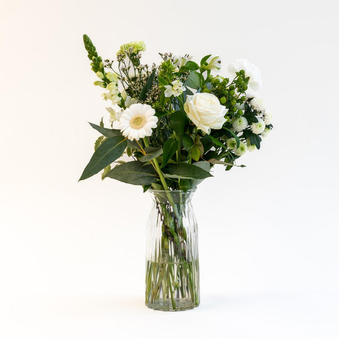 Bouquet Crisp | Flowers in mixed white & green colors | 50cm length