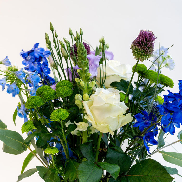 Boeket Blue Monday | Flowers in mixed blue & with colors | 50cm length